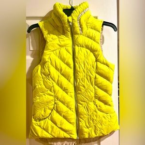 LULULEMON FLUFFIN AWESOME VEST Jacket Goose Down sz 6 FLUORESCENT YELLOW